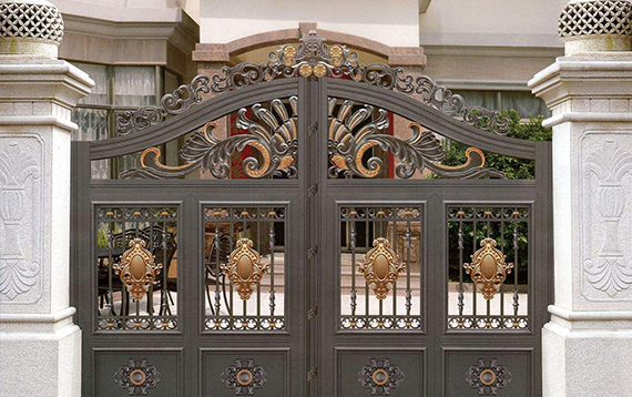 別墅庭院銅門是別墅重要的裝飾材料